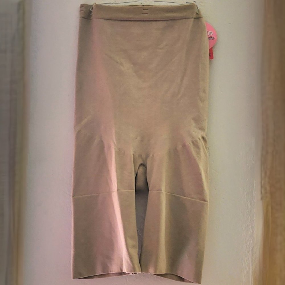 Spanx Slim cognito shapewear